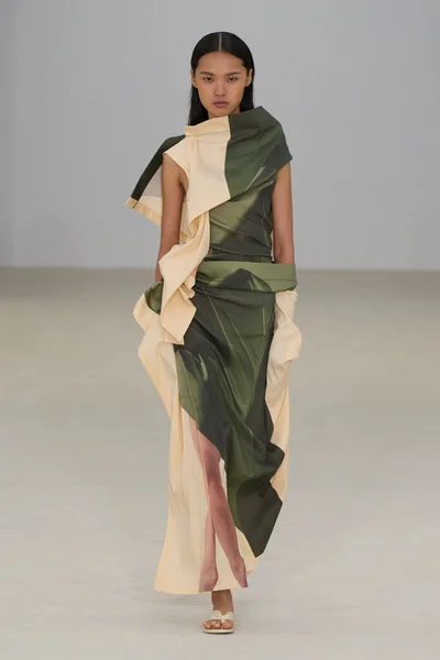 Look 30